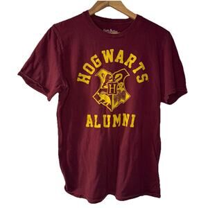 Harry Potter graphic T-shirt size small Hogwarts alumni maroon color